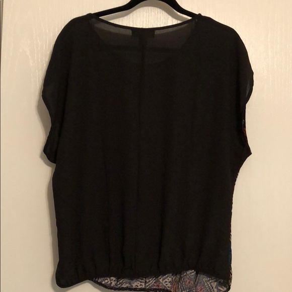 Plus size Forever 21 Aztec print cap sleeve top. - Picture 2 of 5